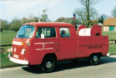 VW-Doppelkabiner mit Schlauchtrommel