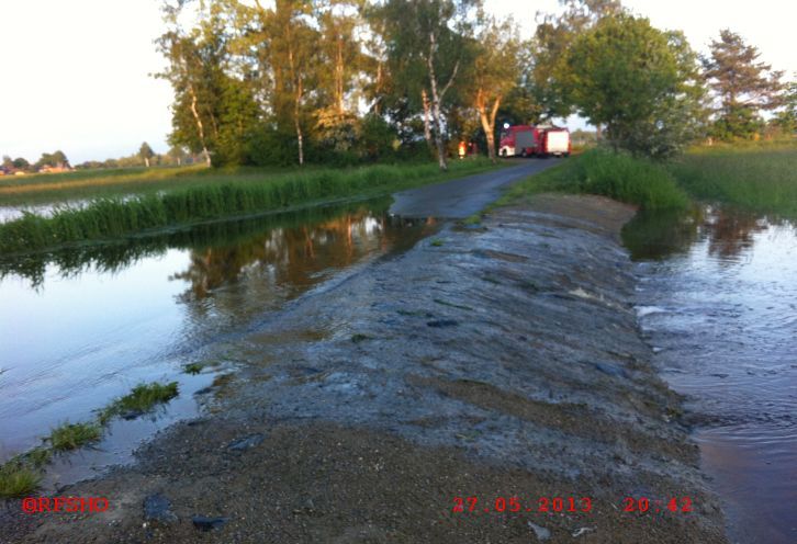 Gemeindestraße Schönewörde - Betzhorn überflutet