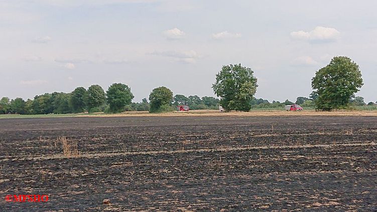 WB_3 Flächenbrand Stoppelfeld Hässelrehm Betzhorn