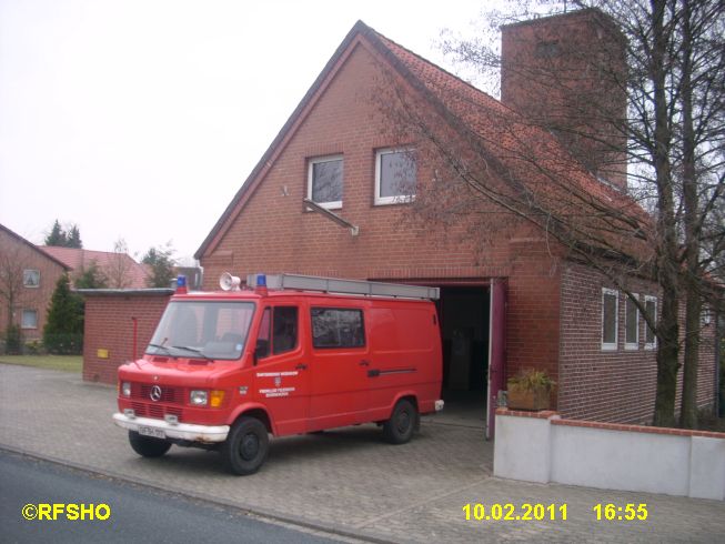 Das TSF vor dem alten Feuerwehrhaus