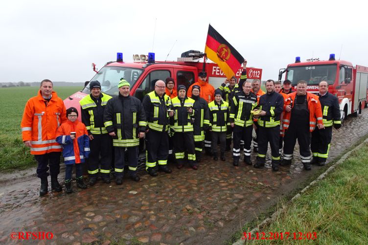 Die Feuerwehrabordnung aus Schönewörde und Abbendorf