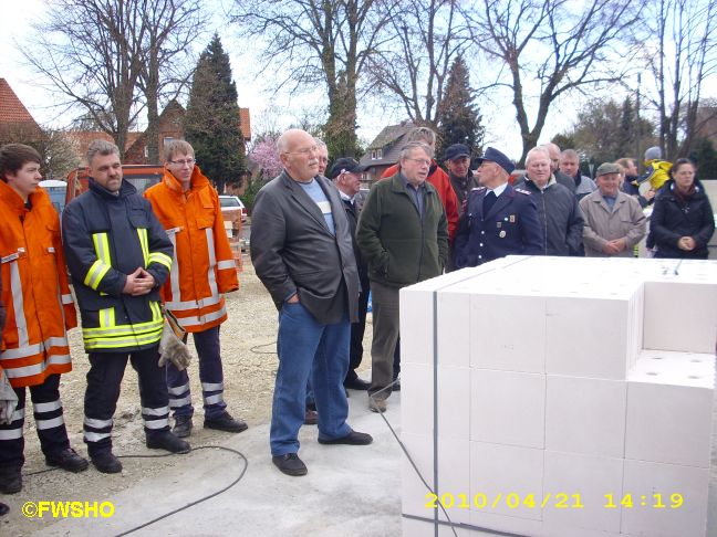 Feuerwehrabordnung und Gäste