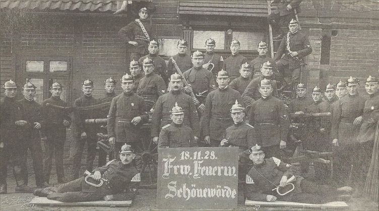 Foto zum ersten Geburtstag: Die Freiwillige Feuerwehr Schönewörde feiert an diesem Wochenende ihr 75-jähriges Jubiläum