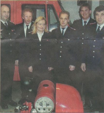 Jahreshauptversammlung: Ortsbrandmeister Rolf Feldmann (l.) zog mit Kameraden Bilanz. 
Photowerk (ww)  