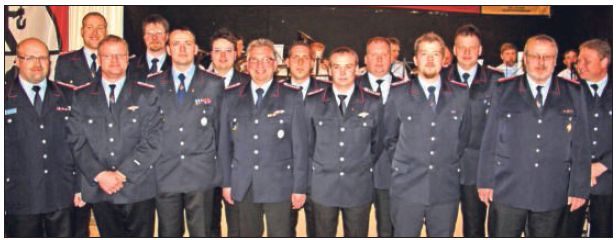 Zahlreiche Feuerwehrleute wurden während der Dienstversammlung befördert. Fotos: © Ohse Zahlreiche Feuerwehrleute wurden während der Dienstversammlung befördert. Fotos: © Ohse